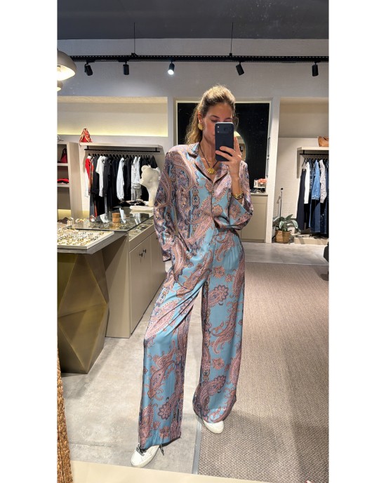 Mavi Desenli İpek Saten Takım Mavi Desenli İpek Saten Takım
