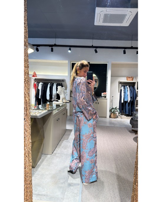 Mavi Desenli İpek Saten Takım Mavi Desenli İpek Saten Takım