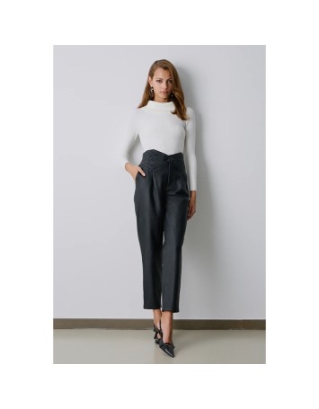 Nakış Detaylı Siyah Deri Pantolon