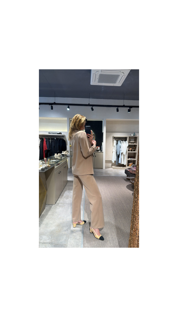 Signature Knit Jacket Beige