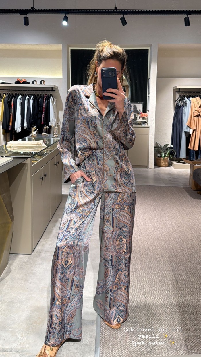 Su Yeşili  Desenli Takım 